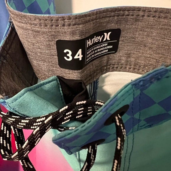 NWOT Hurley Men's Gradient Swim Shorts - Pink and Blue - Picture 3 of 3